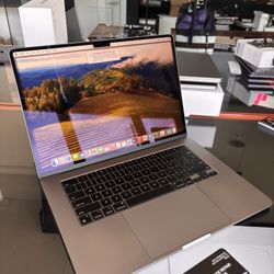 Apple 15” MacBook Air M2 Chip 8GB RAM 256SSD! 90 day warranty! We offer financing!