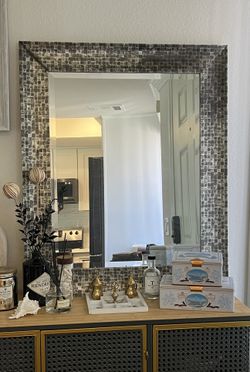 decorative mirror
