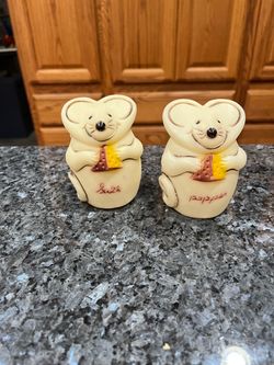 Vintage 1976 Chadwick Plastic Mouse Holding Cheese Pair of Salt and Pepper Shakers.  Size approximately 3 1/2 inches tall.  Preowned.  Has been on dis