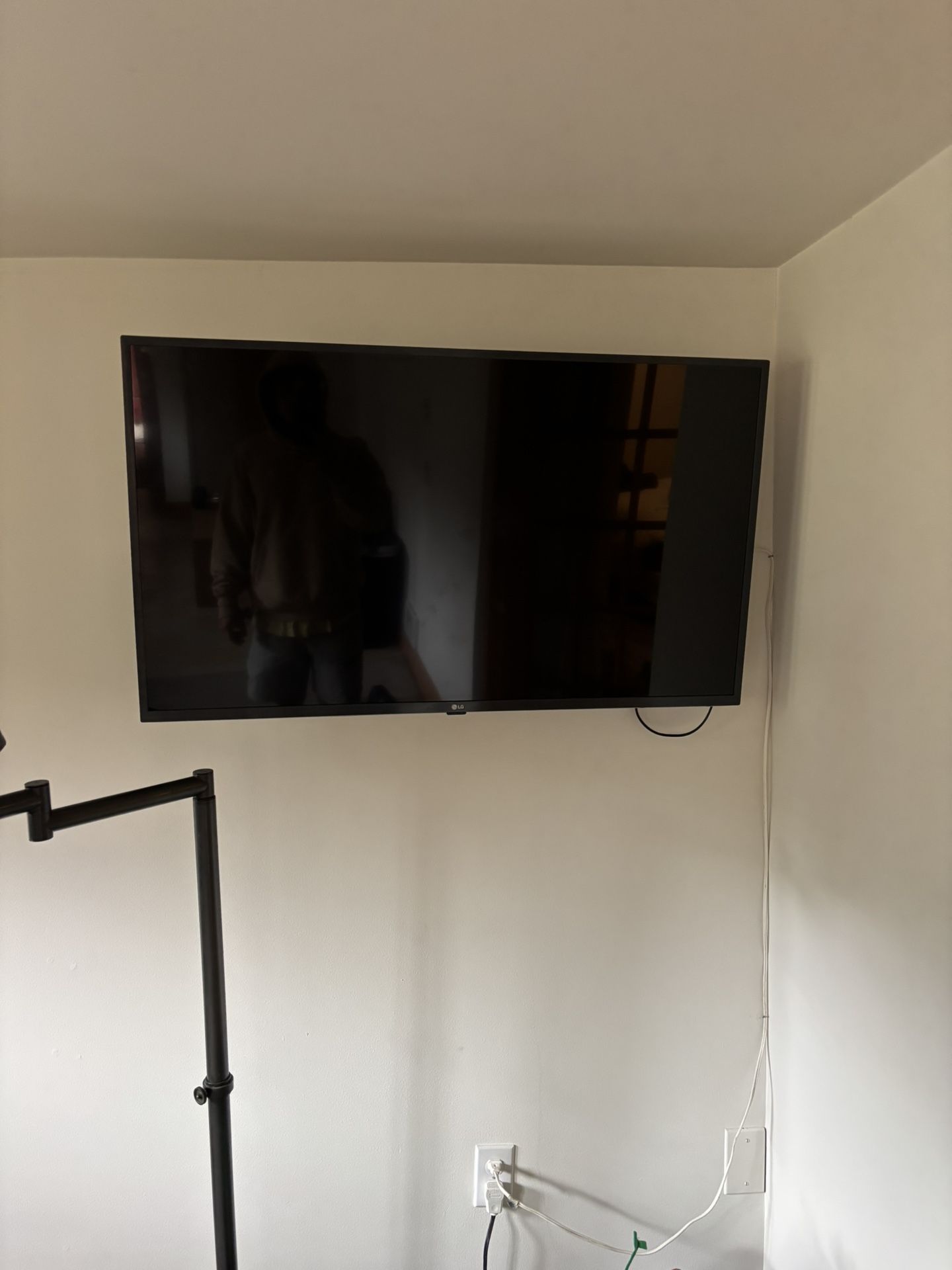 43” LG Smart TV and Wall Mount