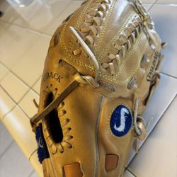 Deep Pocket Spaulding Glove 