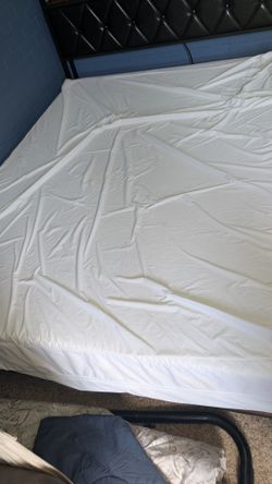 Queen Mattress & Free topper