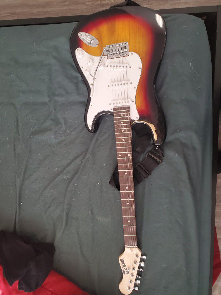 Electric guitar bought 1 months ago used once