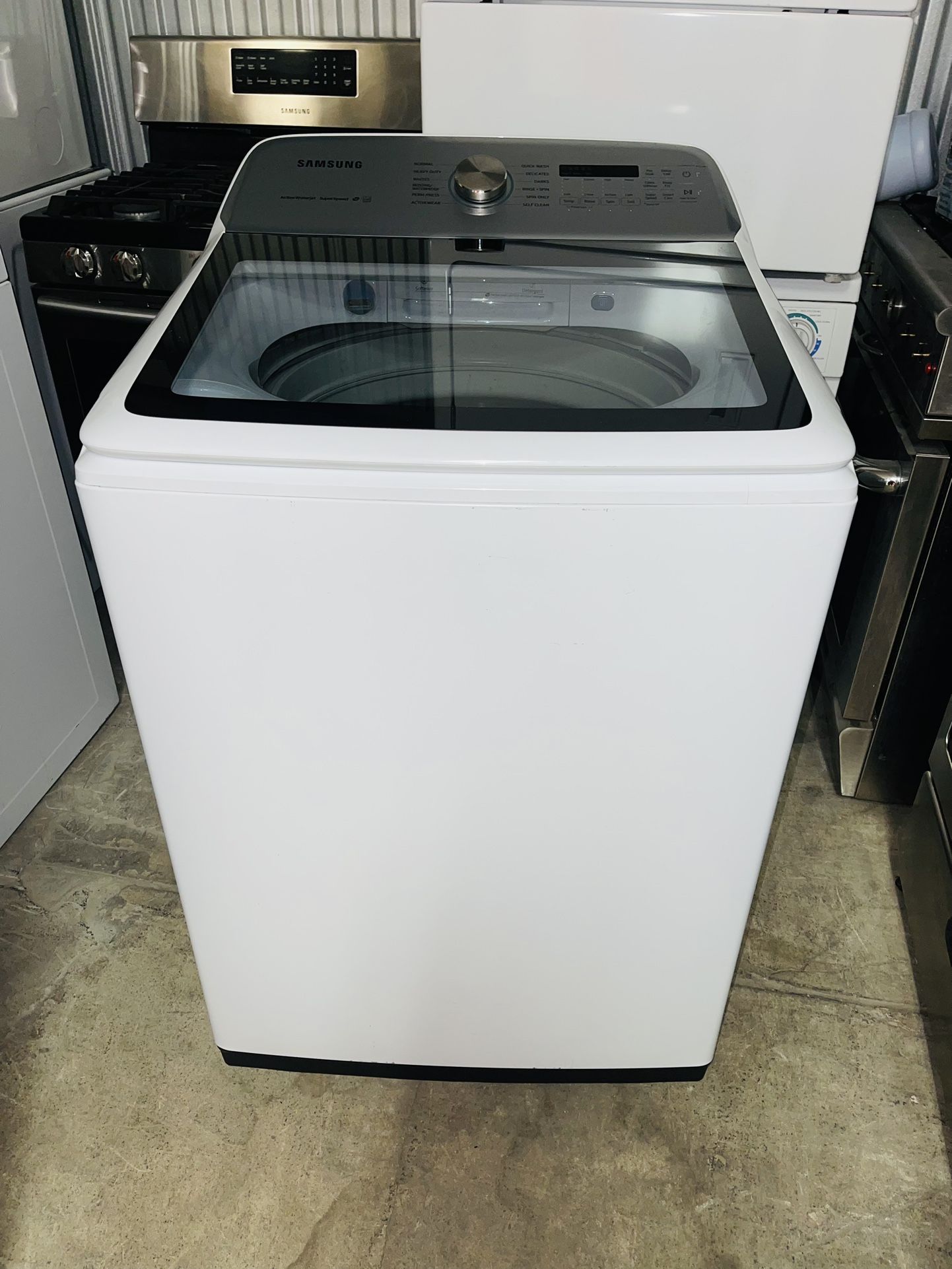 Samsung washing machine in very perfect condition a receipt for 60 days warranty