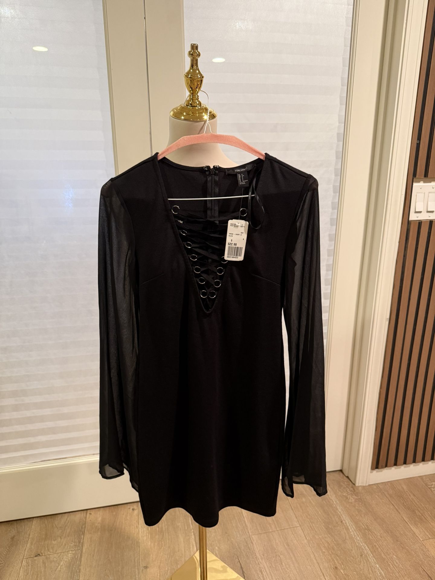 F21 Dress ( Size S) With Tag