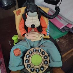 Goofy Animated Telephone 