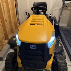 Cub Cadet Rid On Mower 46" Deck