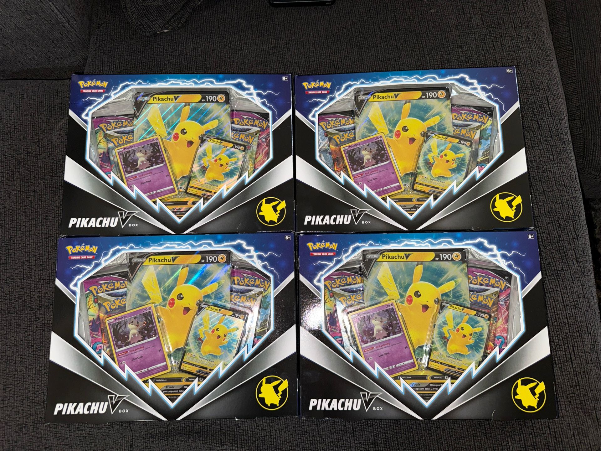 4 Pokemon V Boxes 50$