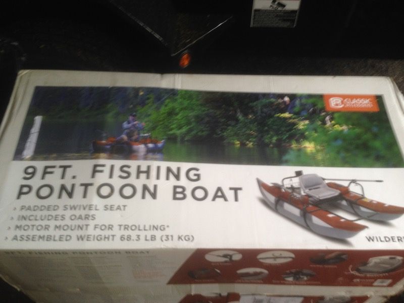 Wilderness 2017 pontoon boat brand new in the box