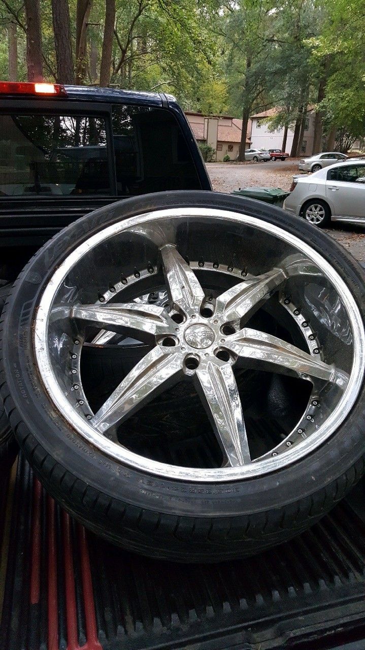 FOOSE SPEEDSTER (6-LUG) Chrome 6-Spoke 24 inch wheels.