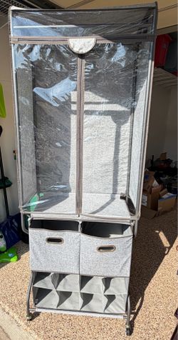 Mobile closet