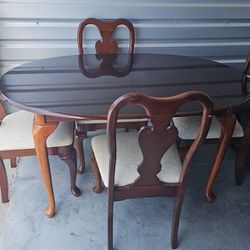 Dining table (4 chair expandible dining table) (DELIVER OPTION)
