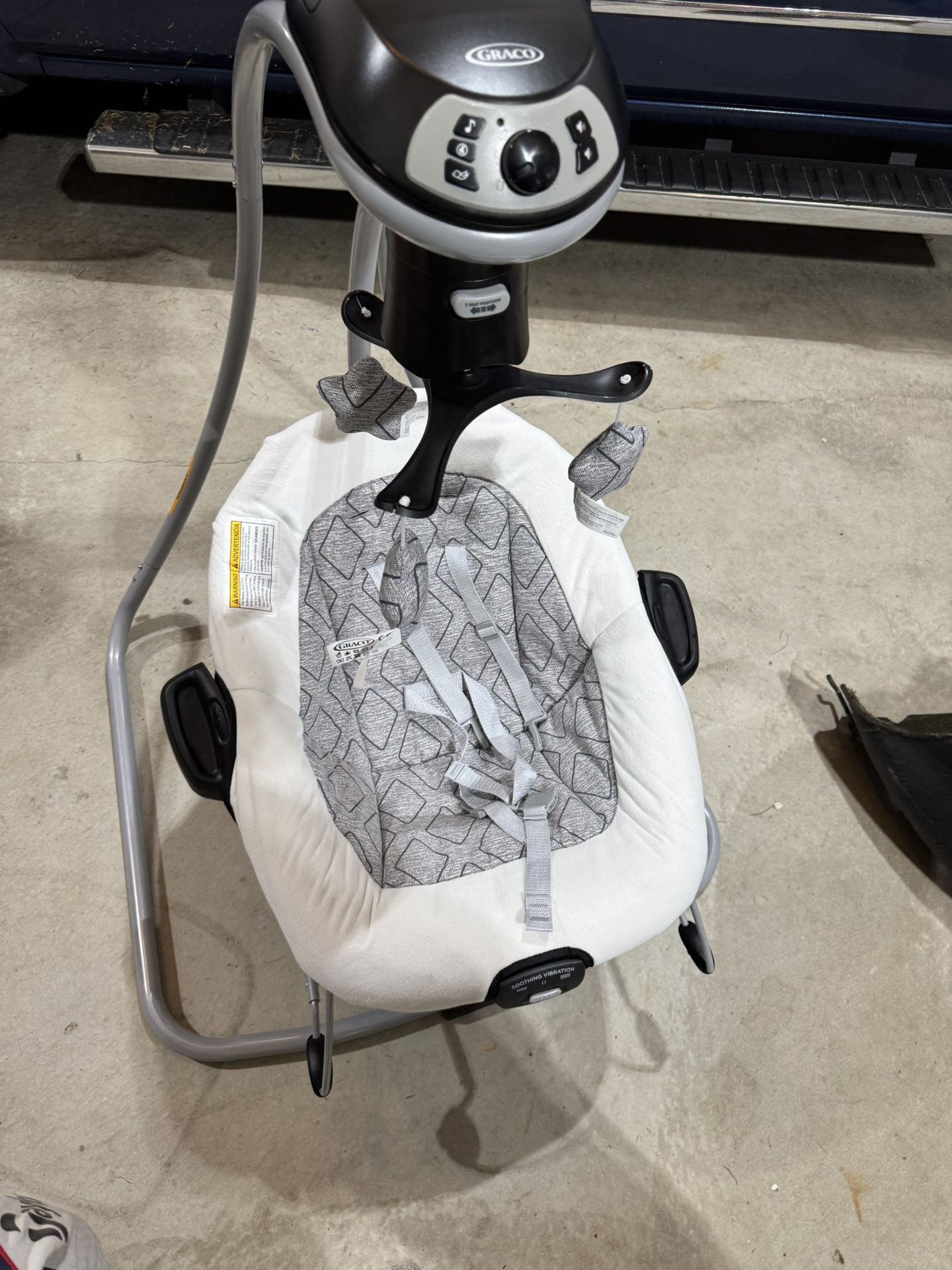 Graco Baby swing and Bouncer