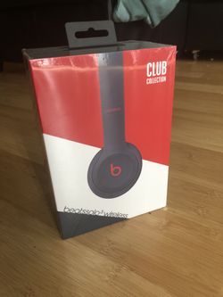 Beats solo 3 wireless sealed mint