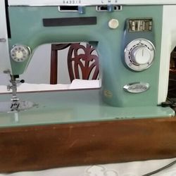 New Home CAST IRON, Sewing Machine