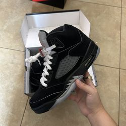 Jordan 5 Retro Metallic 2025