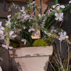 Artificial Plants And Flower Decor 