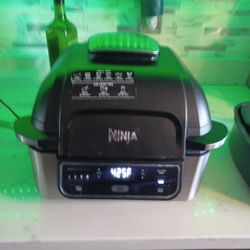 NINJA - Foodi 5-in-1 Indoor Grill with 4 Qt. Air Fryer, Roast, Bake, Dehydrate and Cyclonic Grilling
NINJA - Foodi 5-in-1 Indoor Grill