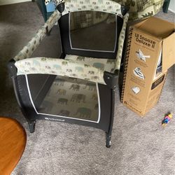 Foldable Nursery Bed With Bassinet