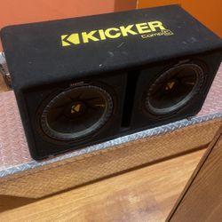 subwoofer 2 12” Kicker