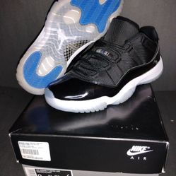 Space jam low 11 Men's size 9