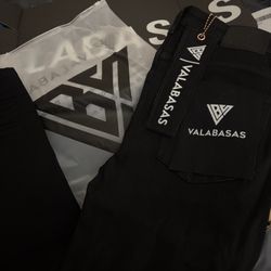 Black slim Valabasas Jeans - size 34