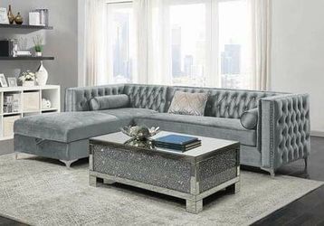 Grey sectional / floor sample / brand new