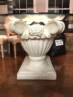 Dining Room Table (Price is negotiable)