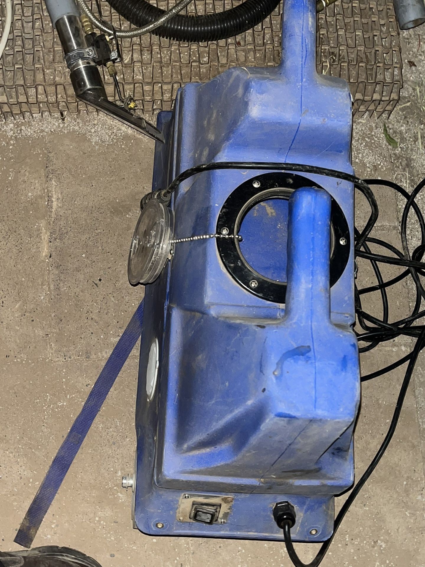 Clarke Carpet Cleaning Extractor Machine