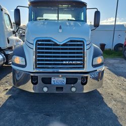 2013 Mac Two Axel 
