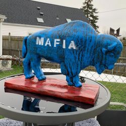Bills mafia Buffalo statue
