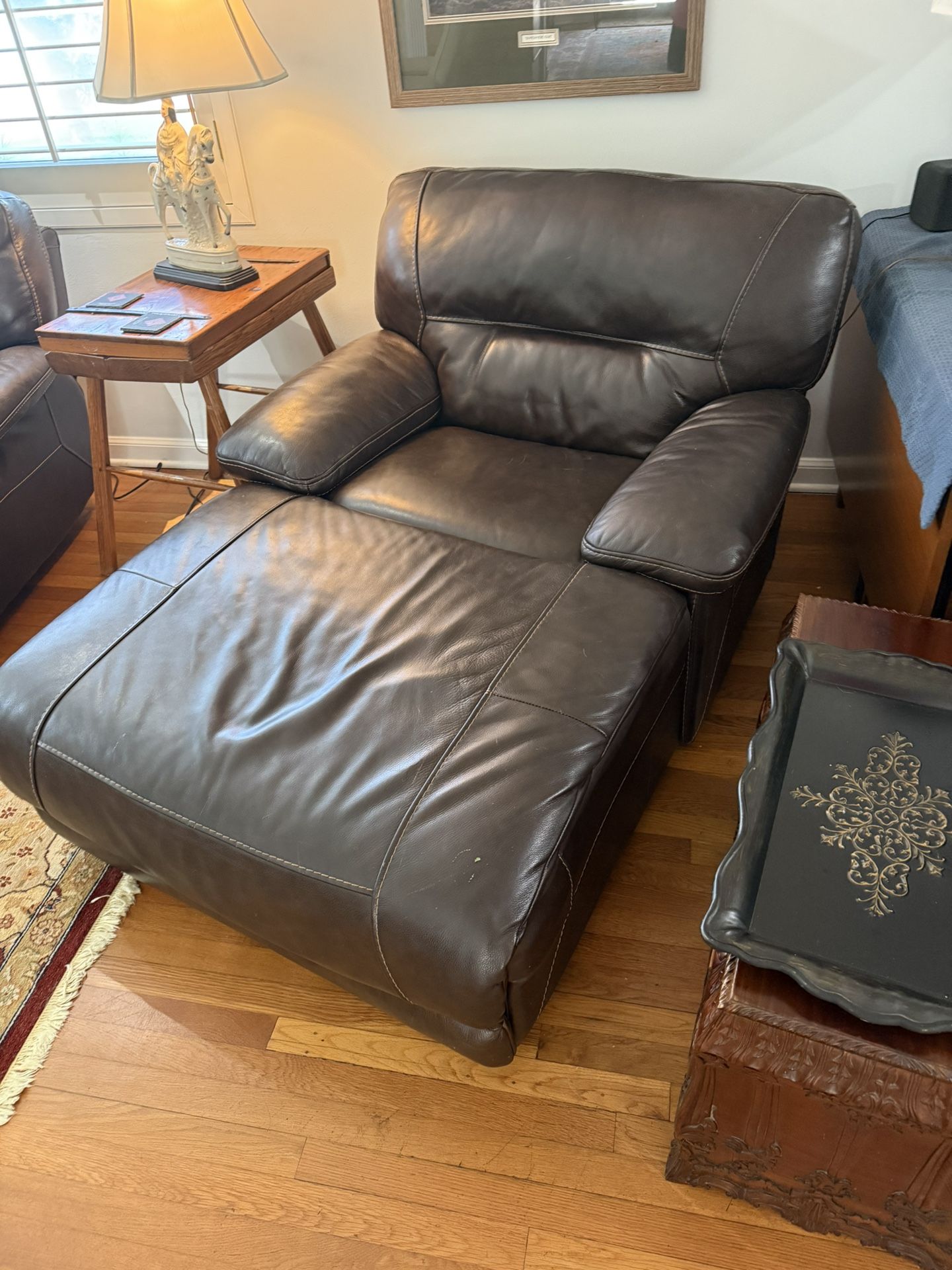 Leather living room set zero gravity couch