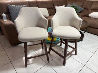 Set of 2 Swivel Counter Stools – Like New