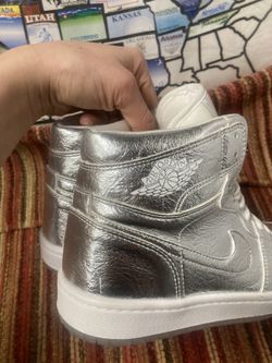 “Nike Air Jordan 1 Metallic Silver High Top Sneakers – Size 7.5 Women’s ___ – Clean”