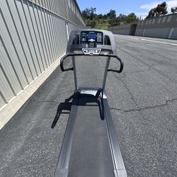 Life Fitness F1 Treadmill
