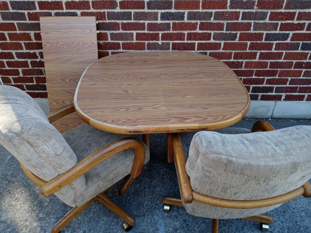 Kitchen Table and 4 Chairs