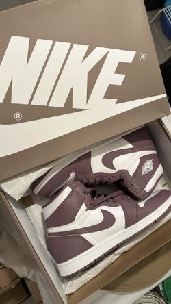 Air Jordan 1 Retro High OG 'Mauve' (size 11 Men’s)