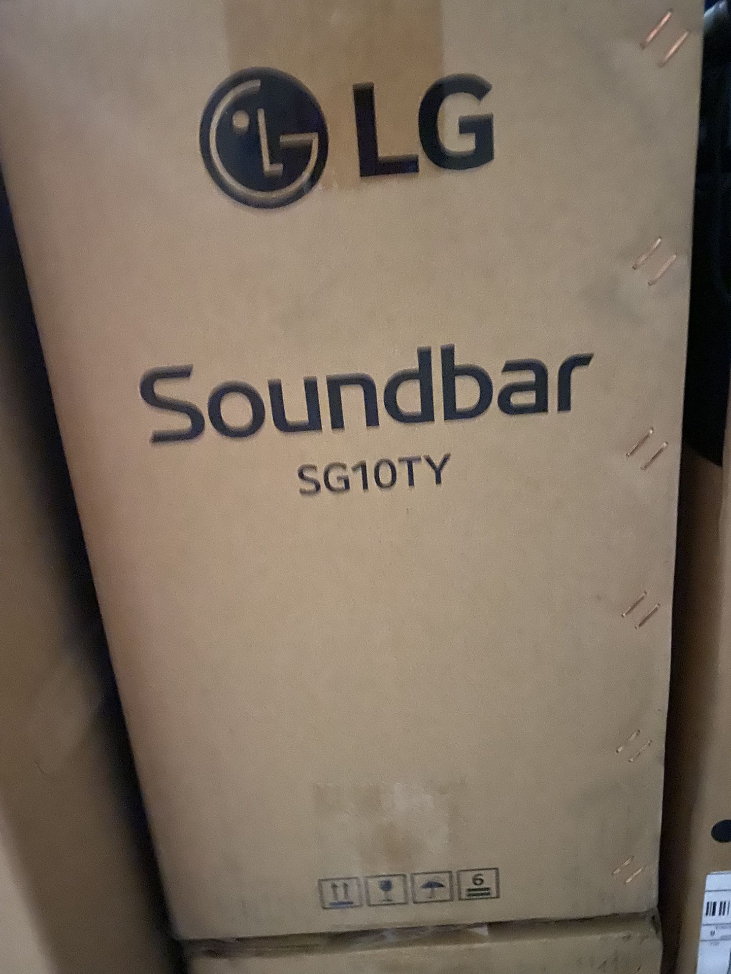 LG SG10TY - 3.1 Channel Soundbar - Dolby Atmos® - 200W bar with 220W subwoofer OLED