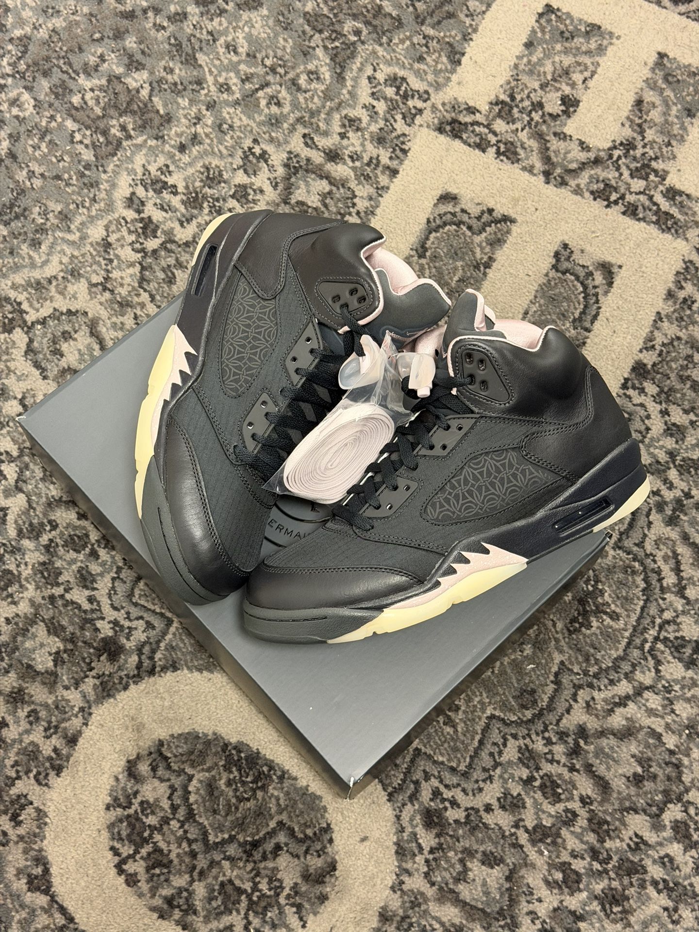 PSG Jordan 5 DS Size 9