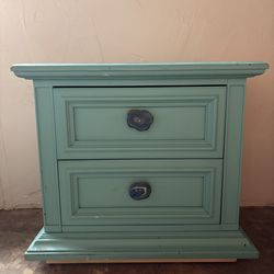 Solid Wood End Table / Side Table / Nightstand