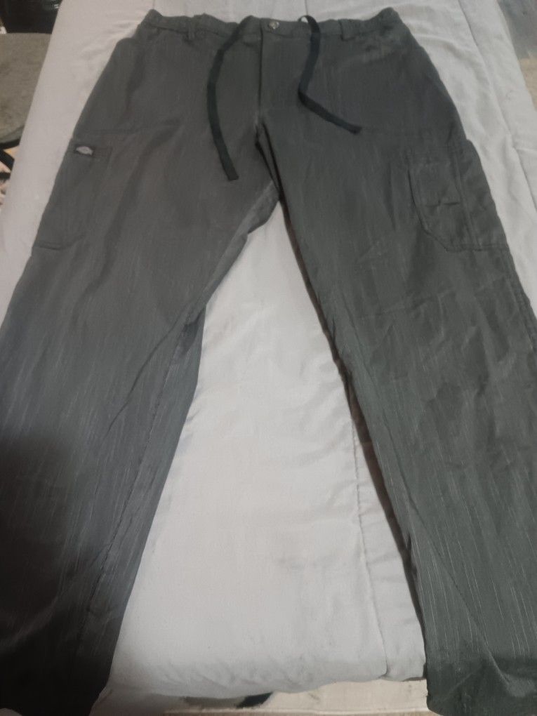 Woman's Clothes Pants/Scrubs