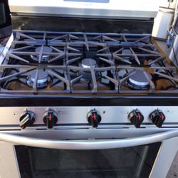 Frigidaire Gas Propane W/ 5 Burners 