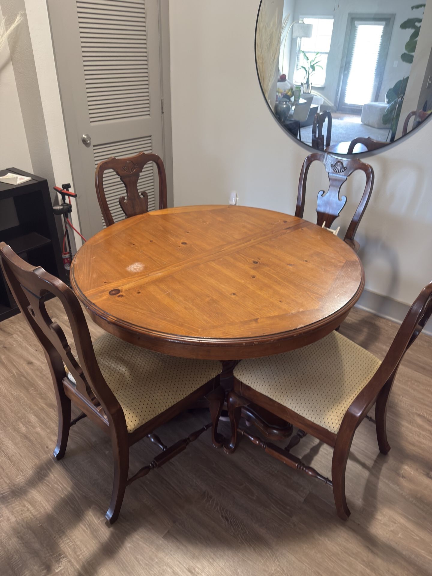 Dining Set With 4 Chair