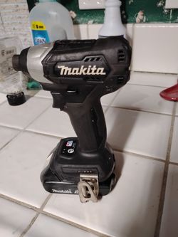 Makita XDT15 brushless impact driver 18v