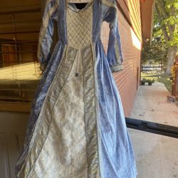 Victorian Woman Dress Costume - XS 