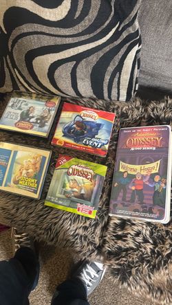 Vintage Adventures in odyssey audio CDs and tapes 25$ (Lot)