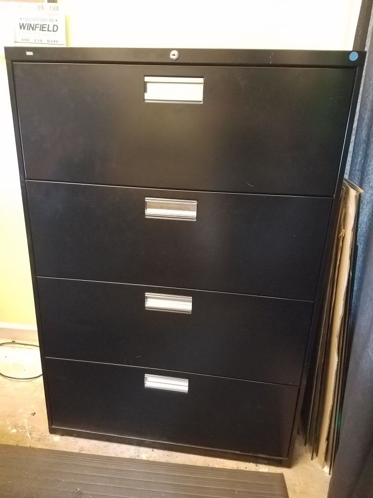 Steel 4 drawer file cabinet with working lock