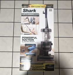 Shark ZN1A Lift-Away Upright Vacuum Self-Cleaning Brushroll HEPA Bagless