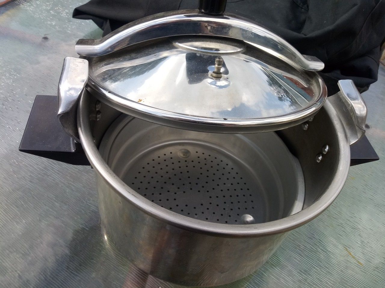 SEB Pressure Cooker for Sale in WA OfferUp