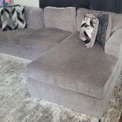 Sectional Couch And Rug 